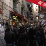 Il Natale è alle porte e le botteghe di San Gregorio Armeno tornano a essere la meta preferita di turisti e passanti
