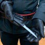 Sono quasi le 20 e una pattuglia della Compagnia Napoli Centro è nel traffico cittadino mentre percorre piazza sette settembre