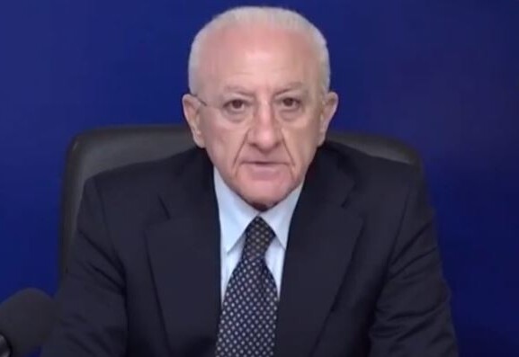 De Luca ha fatto il suo tradizionale discorso del venerdì, il governatore si è soffermato su Covid ed emergenza Profughi dall' Ucraina.