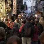 Finalmente riparte il turismo a #Napoli, con il ritorno dei visitatori internazionali. Quasi sold out i grandi alberghi di via Partenope