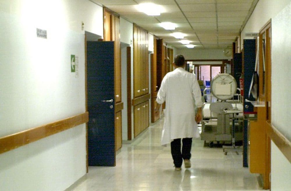 Il consigliere regionale, esponente dei Cinque Stelle, firmatario di un’interrogazione: “Si mantengano i fondi inizialmente pianificati”