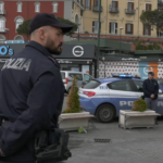 La polizia scientifica è tornata a Mergellina, nei pressi degli chalet dove la notte tra il 19 e 20 marzo è stato ucciso il 18enne Francesco Pio Maimone per effettuare verifiche balistiche. Per l'omicidio è accusato il 19enne Francesco Pio Valda. Sul luogo della sparatoria fiori, il disegno di un cuore e la scritta "Stop violenza". Il giovane fu raggiunto da un proiettile durante una lite nata per futili motivi tra gruppi cui Maimone era estraneo