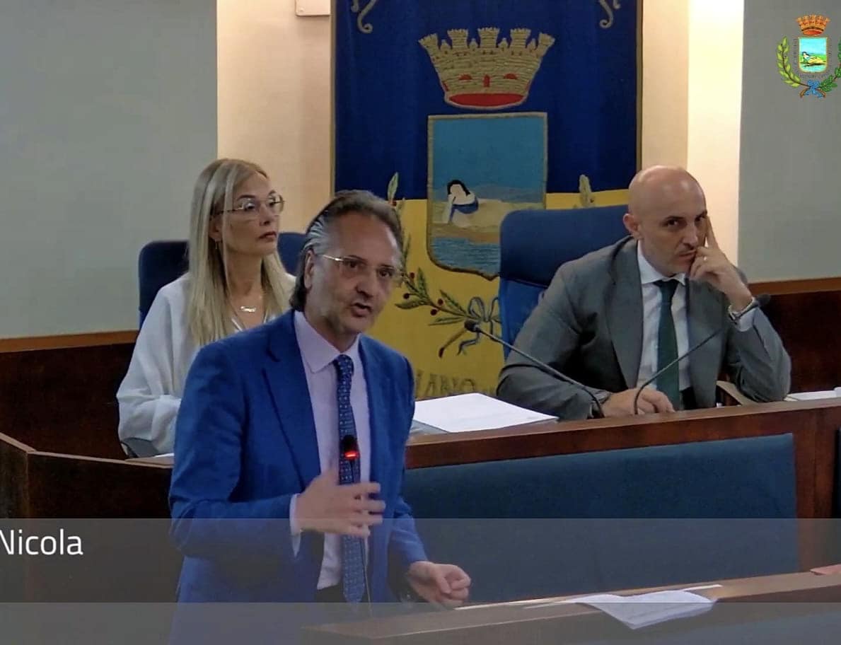 SINDACO GIUGLIANO