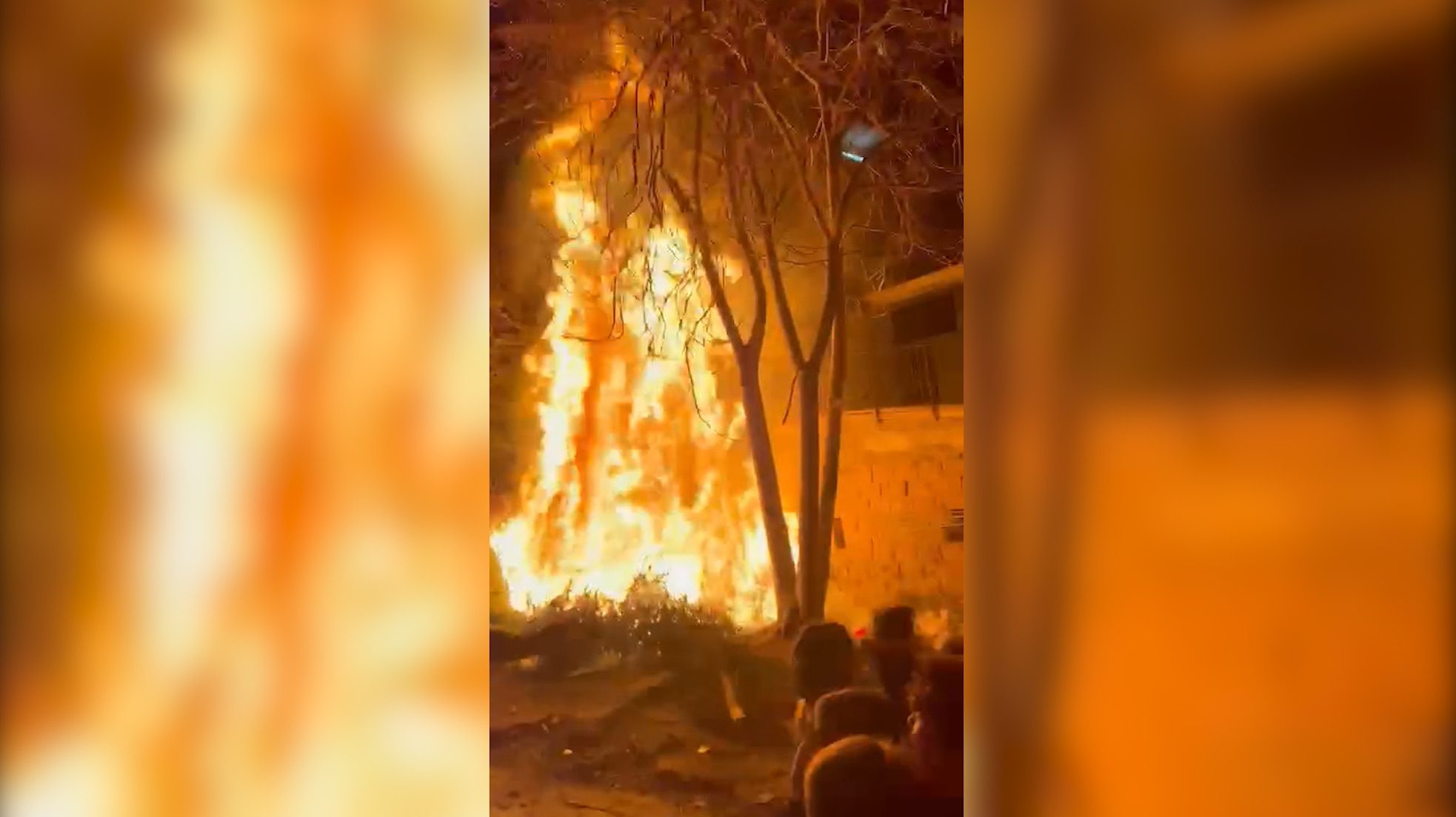 fuochi falò cippo sant'antonio agente polizia municipale ferita sassaiola