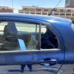 auto vetro finestrino rotto via cristoforo colombo foto