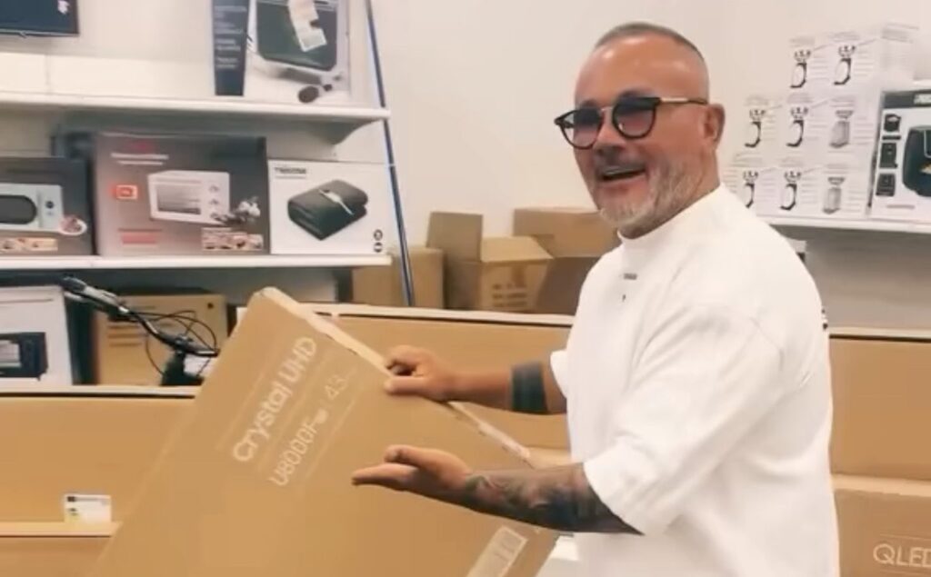 Napolitano Store, prodotti all’asta: furto nel deposito, rubati iPhone