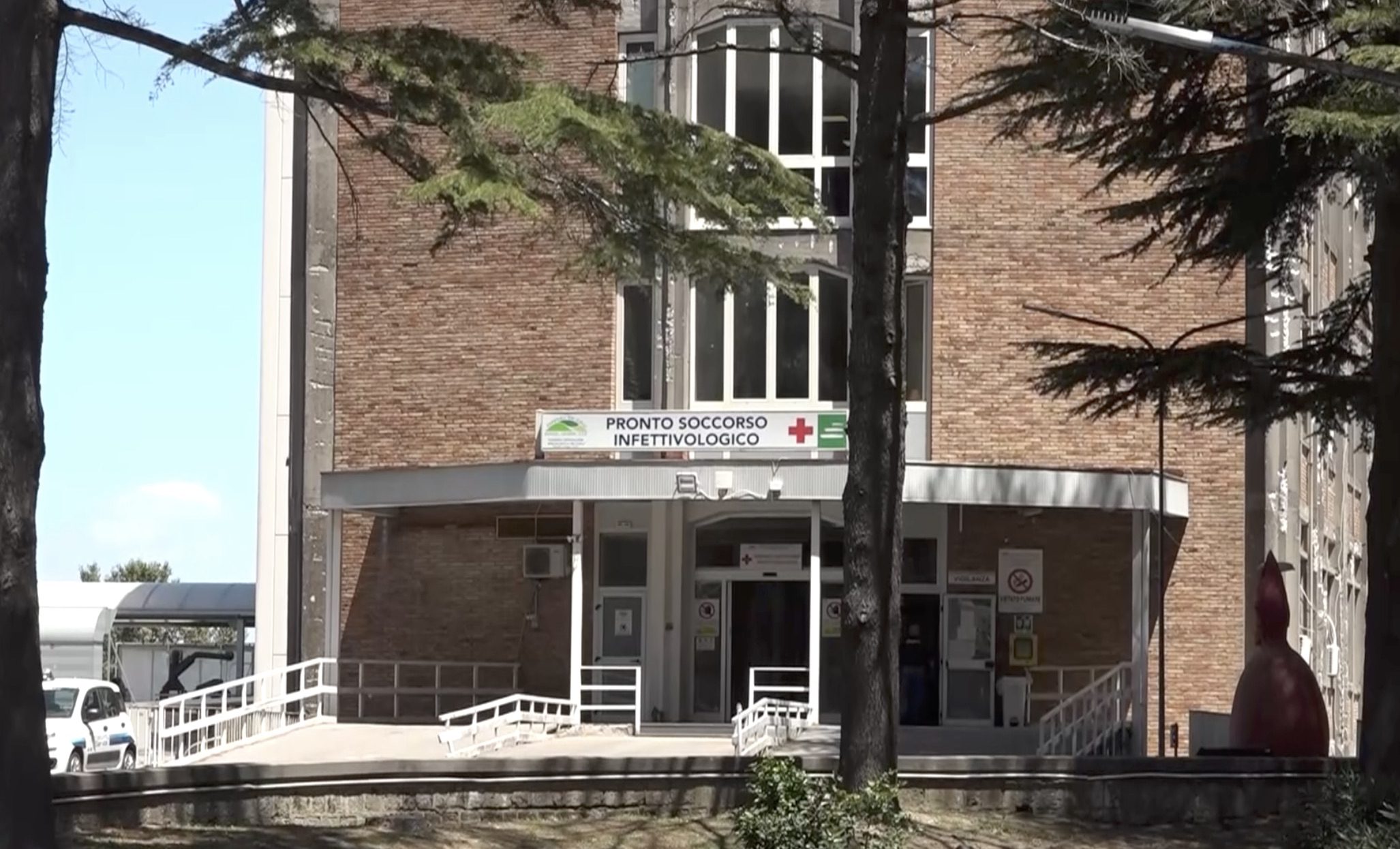 ospedale cotugno meningite focolai panico