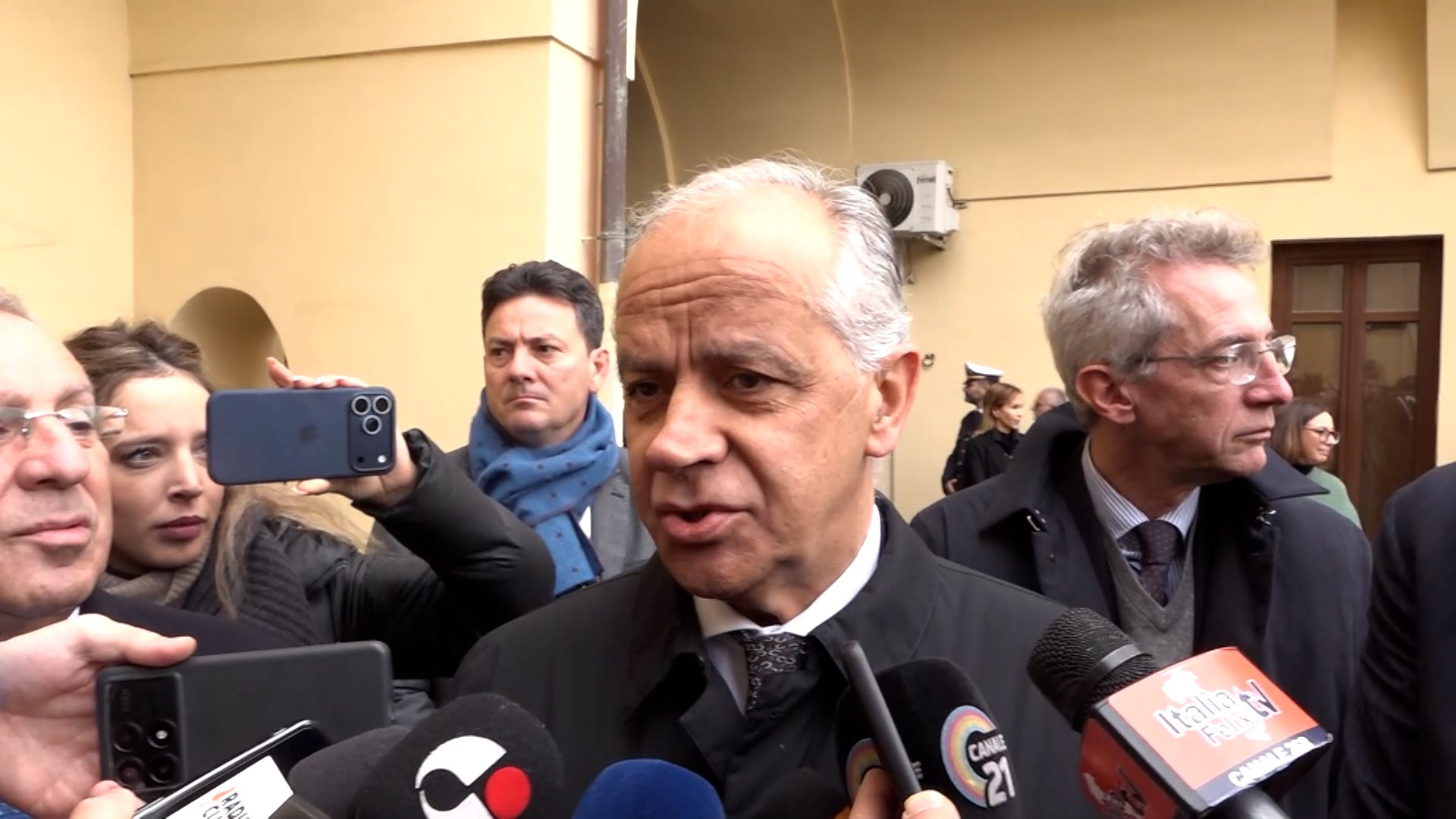 piantedosi caivano acca larenzia criminalità