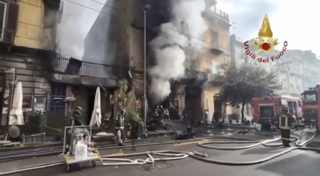 fiamme pizzeria secondigliano