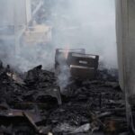 Incendio mercatino Fuorigrotta Napoli