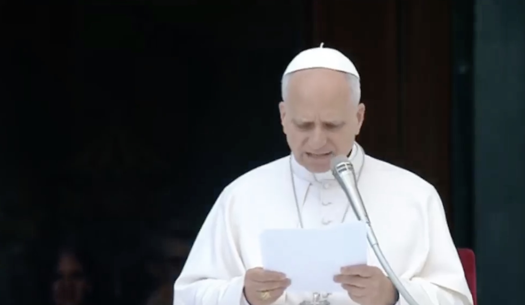 Papa Napoli paradosso sociale